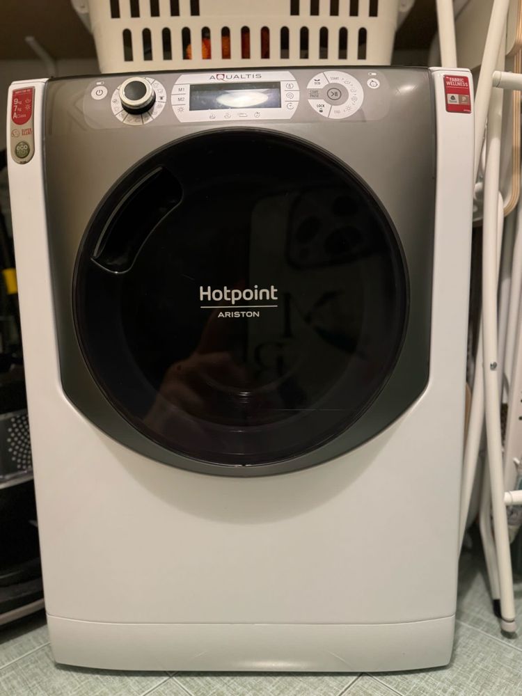 Пералня със сушилня HOTPOINT