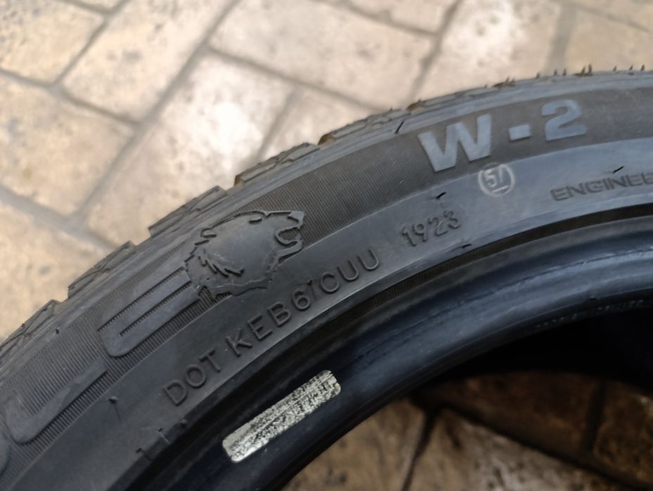 Зимни гуми MOMO 225/45/17 dot 2023