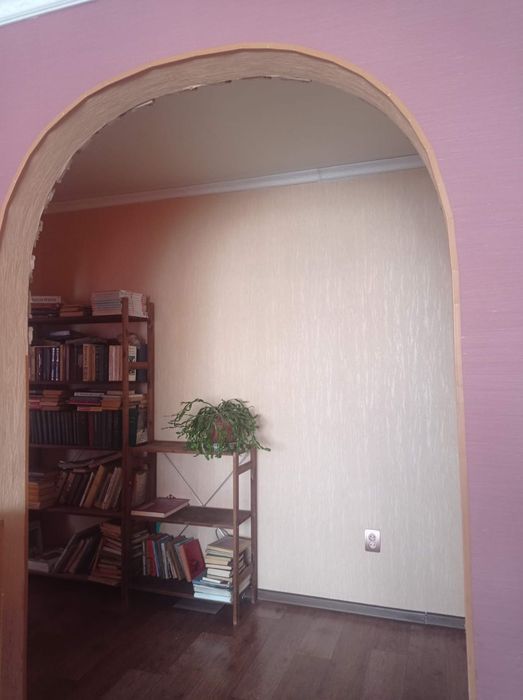 Продам 3-х Комнатную Улучшенную.  Центр