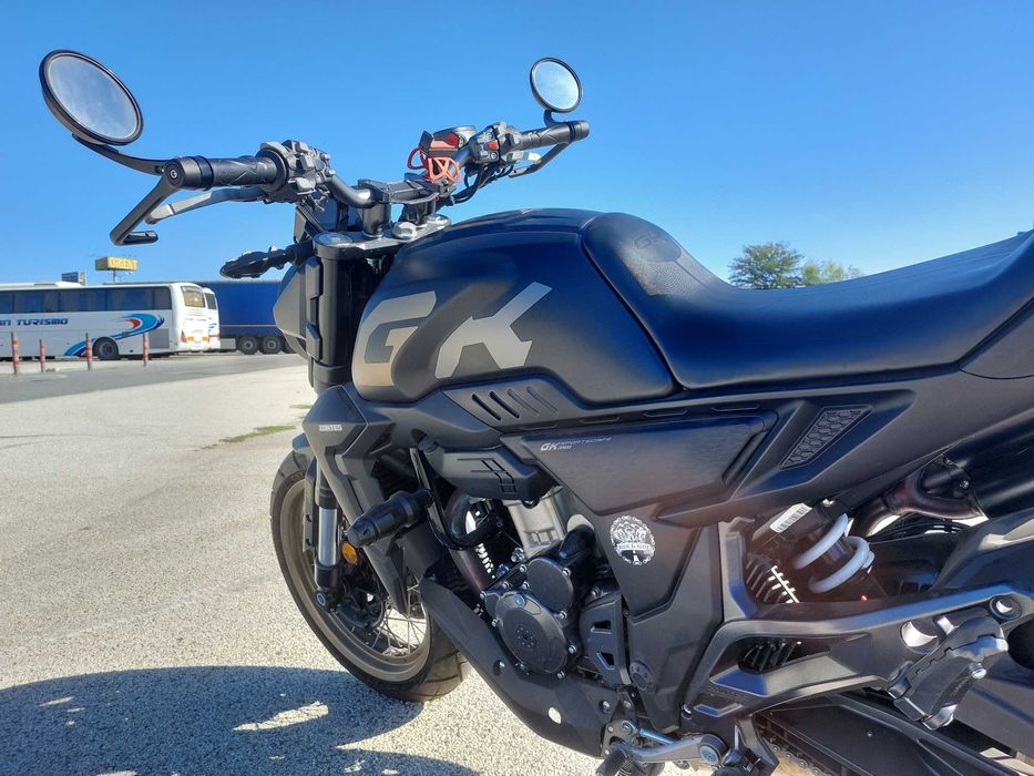 Motocicleta Zontes GK350