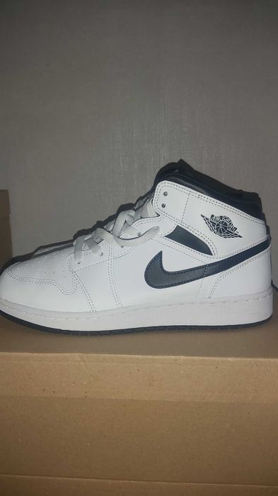 Nike Air Jordan 1 Mid "Reverse Panda" - Номер 40
