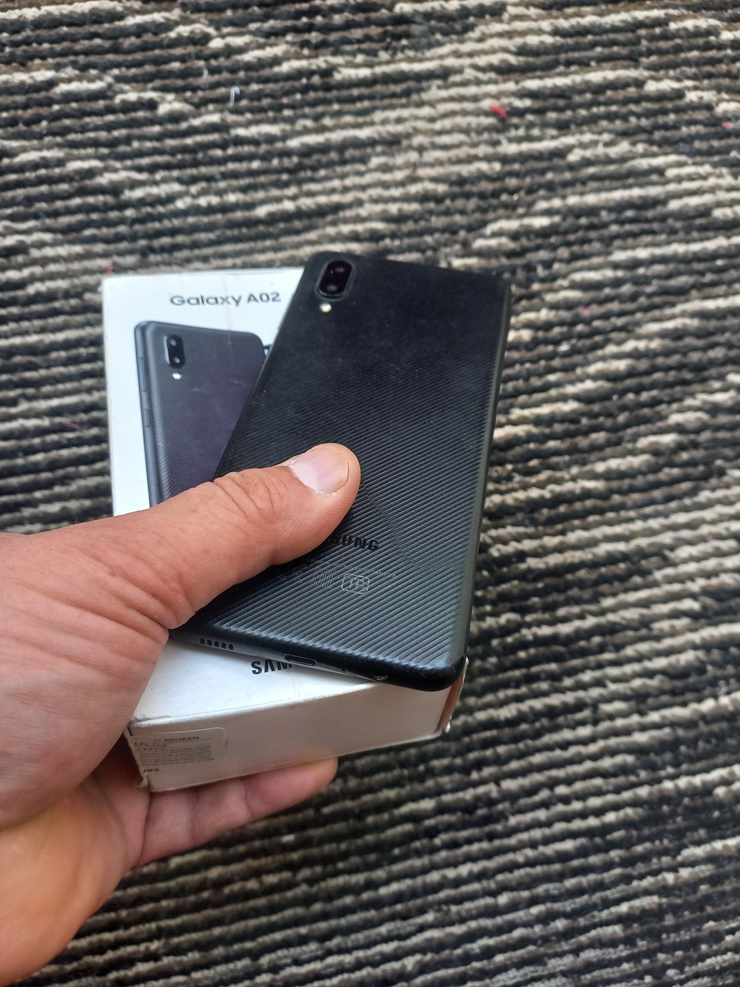 Samsung A02 holati ideal tiniq 32GB hotirasi 2 sim karta imeyka bo'gan