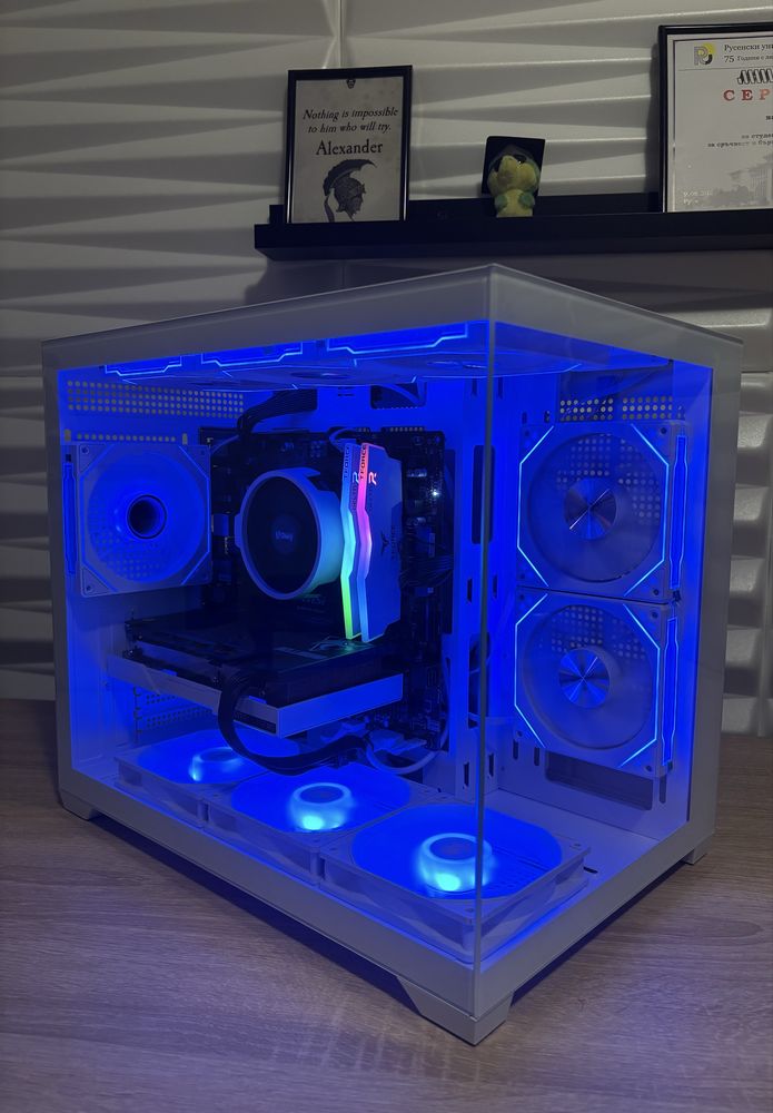Бял геймърски компютър RYZEN 5 5500, RX6600, 16 ram, 512 ssd, 700W
