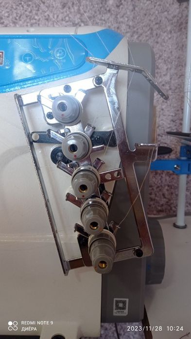 Продаётся швейная машина