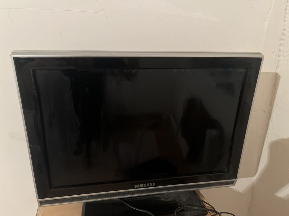 Продам телевизор samsung