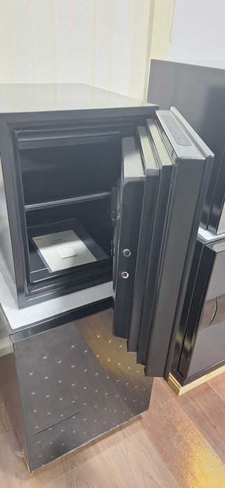 Скидка cейф Diplomat модель HANNA. Made in Korea