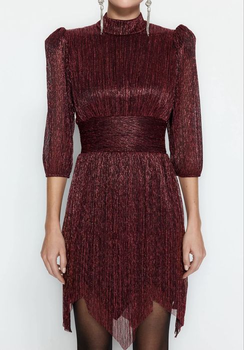 Rochie eleganta midi, in colturi