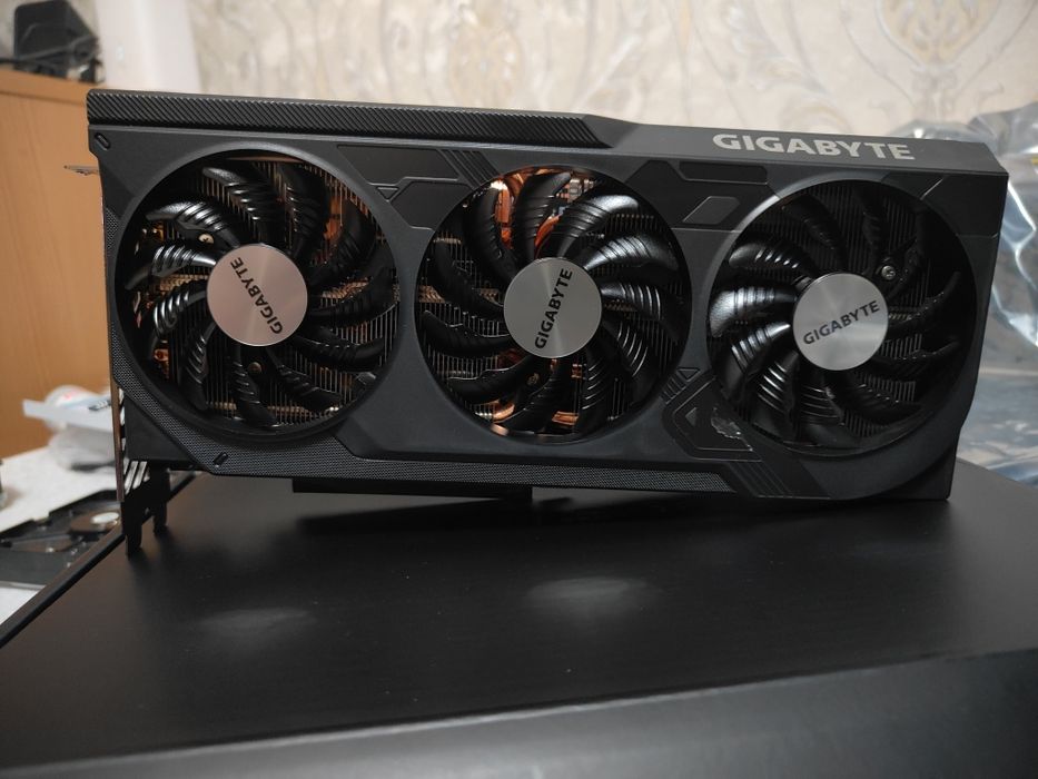 Продаю RTX 4070 SUPER