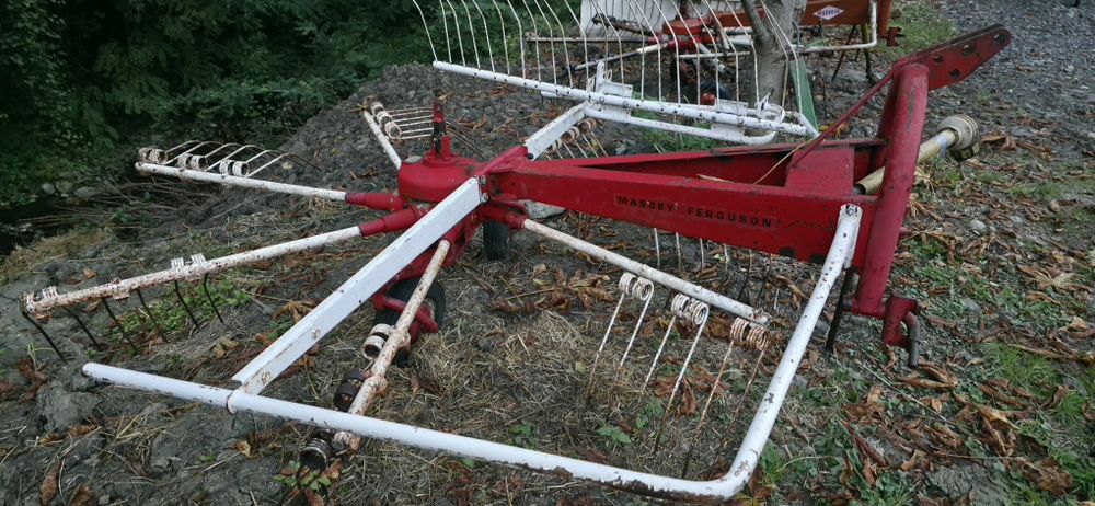 Greblă de adunat KUHN GA 280 SI 300