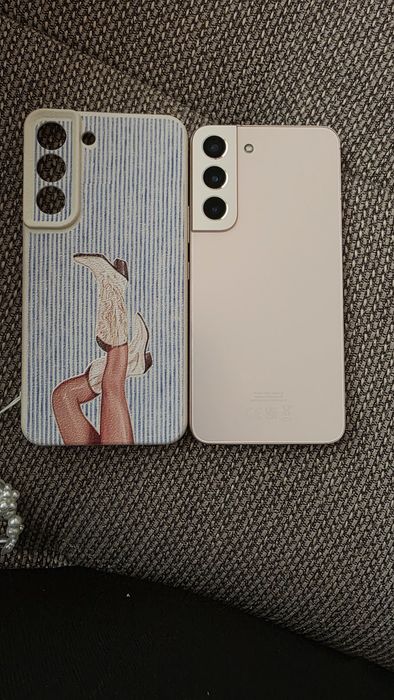 Samsung S22 + подарък 10 калъфа