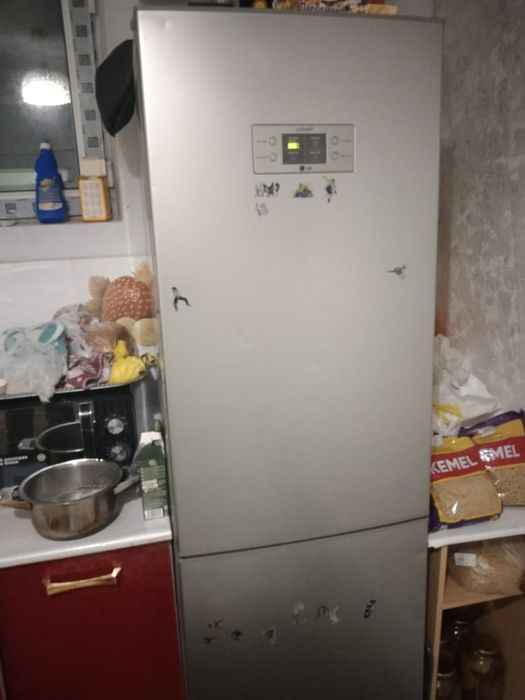 Холодильник LG..