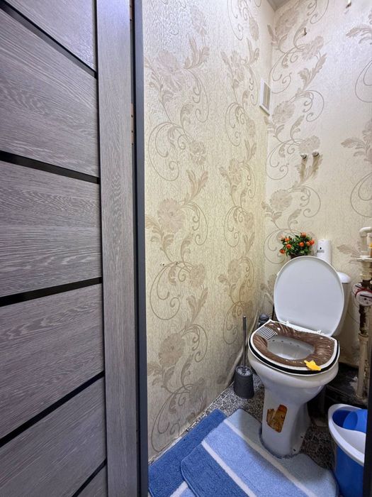 Продаеться квартира 3 комнатная 8 мкр чинара