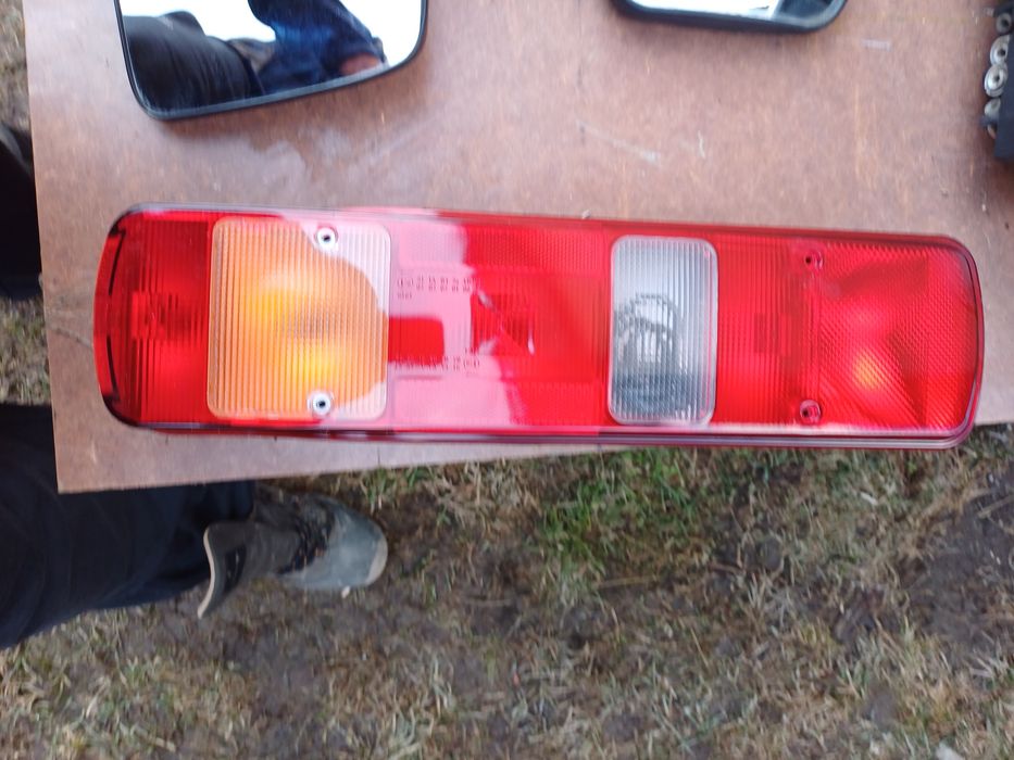 Pachet volvo:far dreapta volvo,oglinda,oglindă pe ușa,.