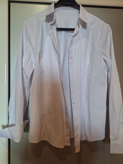 Бяла изчистена дамска риза