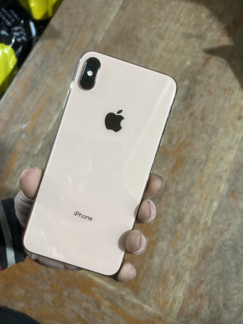 Iphone xs max gold