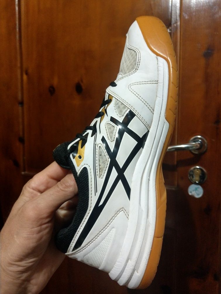 Резервирани.Asics Upcourt 43нм. 27,5см.