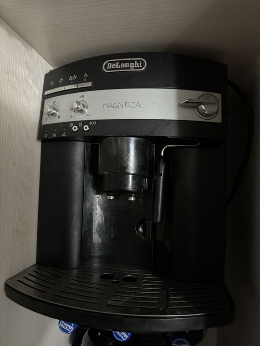 Кофемашина новая DeLonghi Magnifica