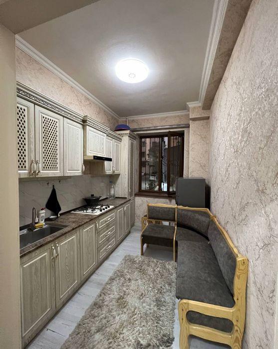 Bezaklar kvartira Shahriston metro yaqnida