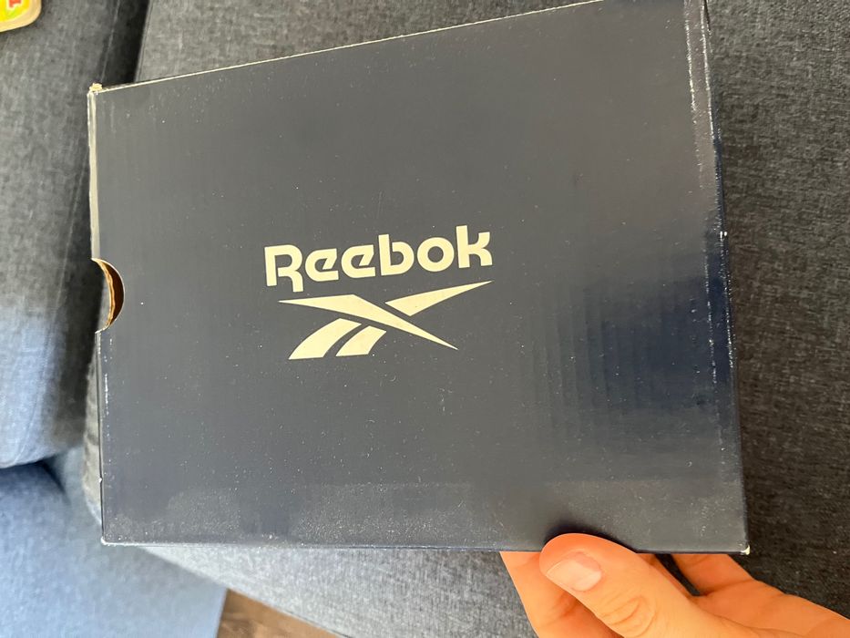 Нови с етикет детски обувки на reebok, 21,5 номер