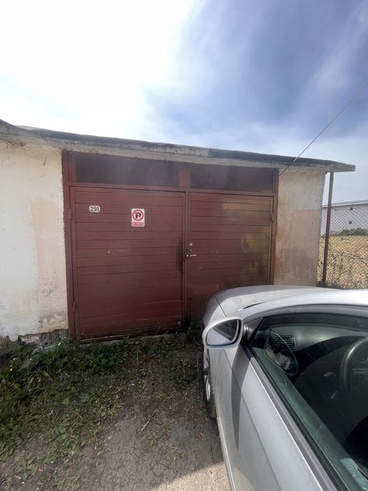 Închiriez garaj în Stadion
