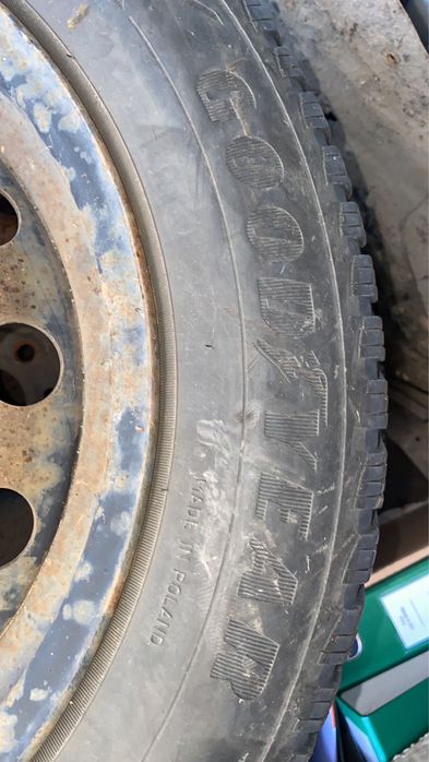 185 60 15 Good Year UltraGrip M+S iarna