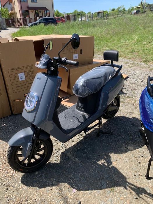 Momo Scooter by Daab Motors