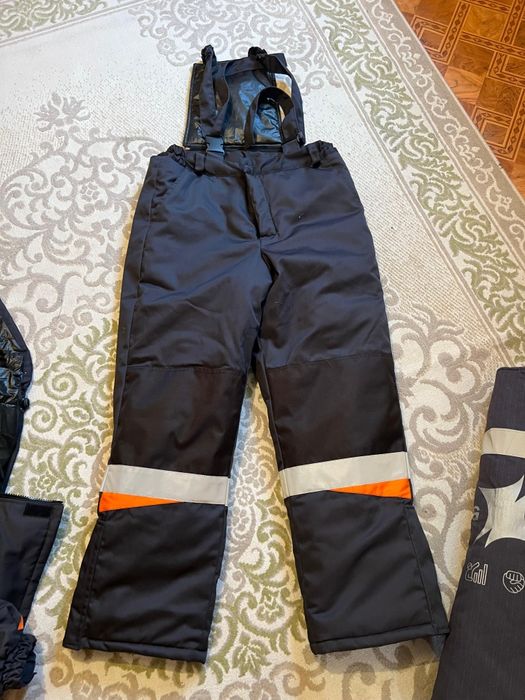 Продам спецодежду зимнюю.. И жилет