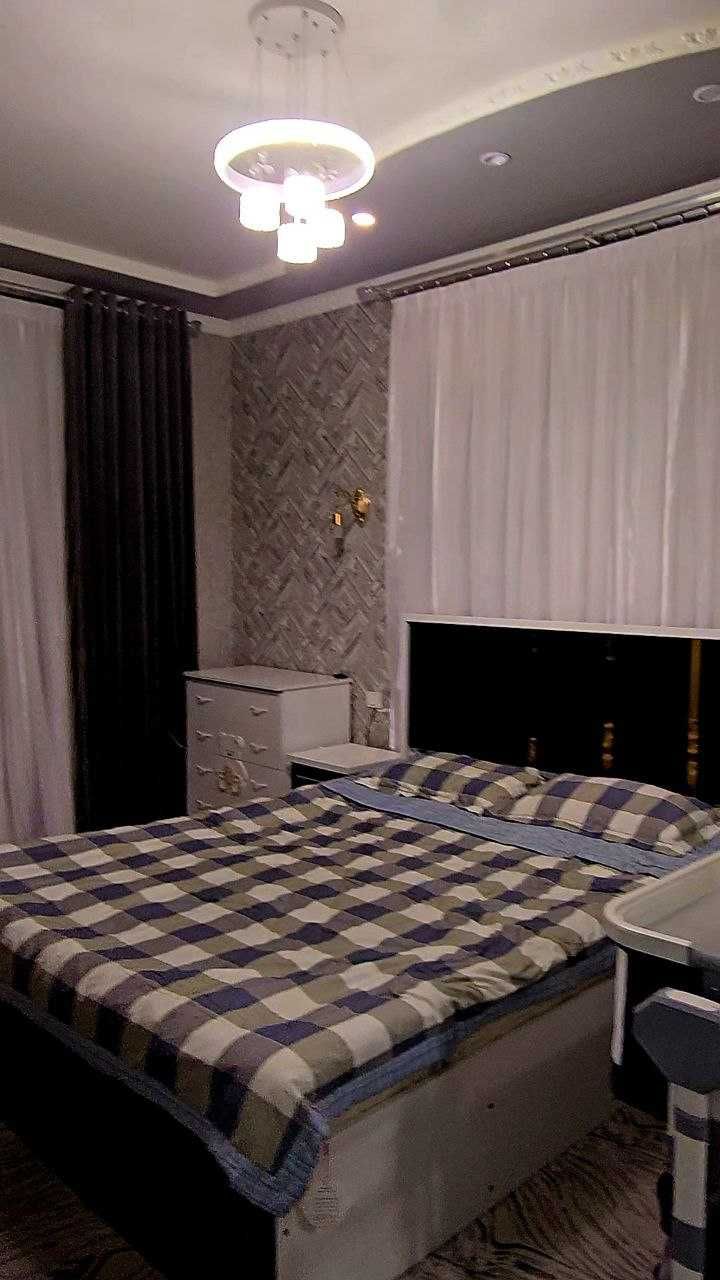 Коттедж ул Хаваст ориентир 155 школа,1 остановка метро чкалов,дустлик