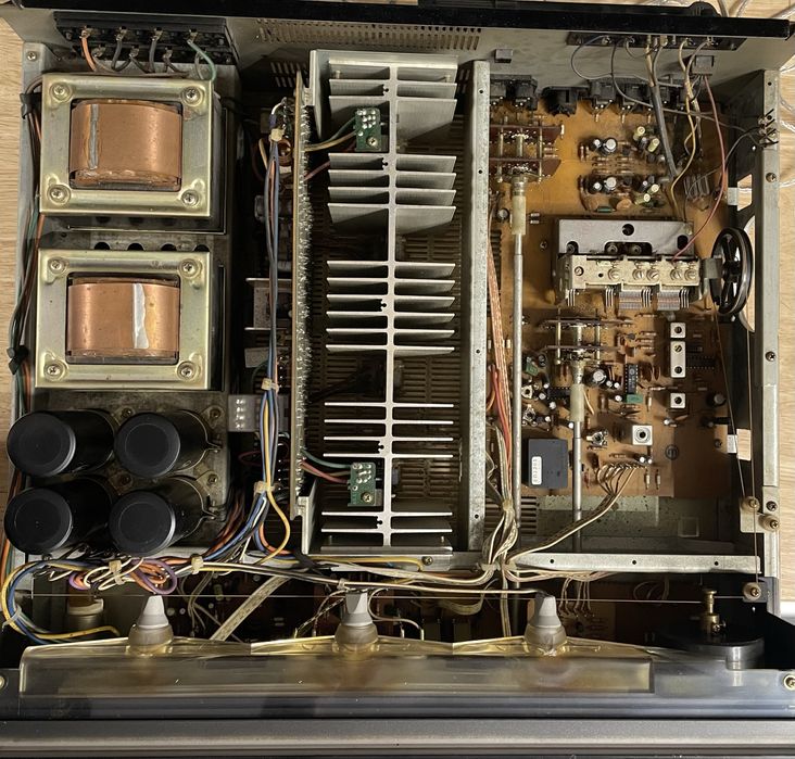 Amplificator akai AA-1175