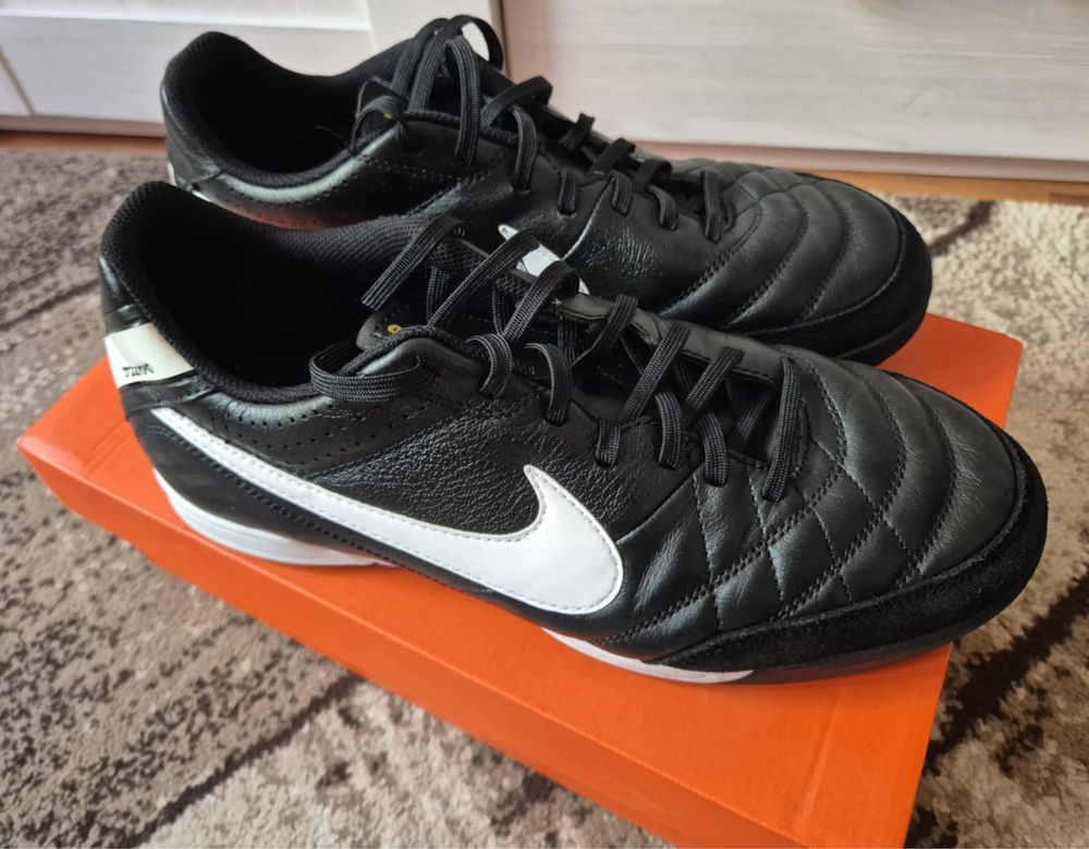 Стоножки Nike Tiempo