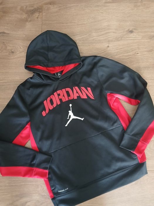 JORDAN и NIKE оригинални суйтчари.