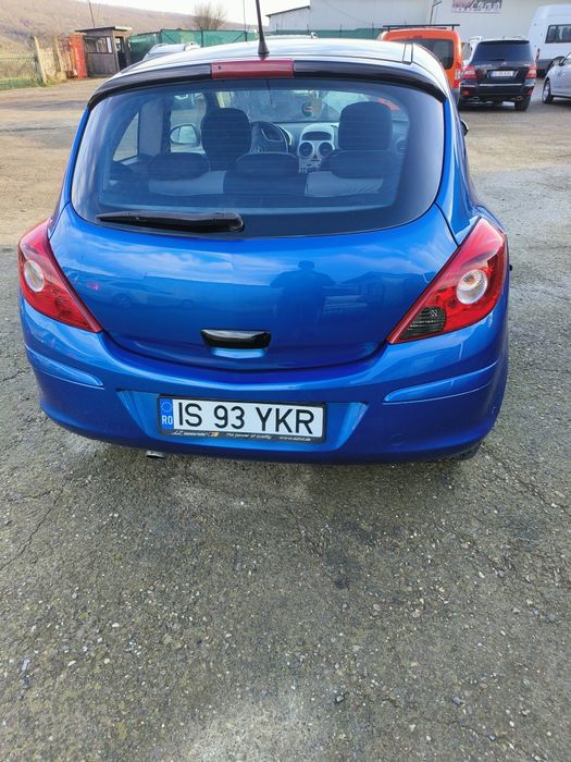 Vând Opel CORSA D