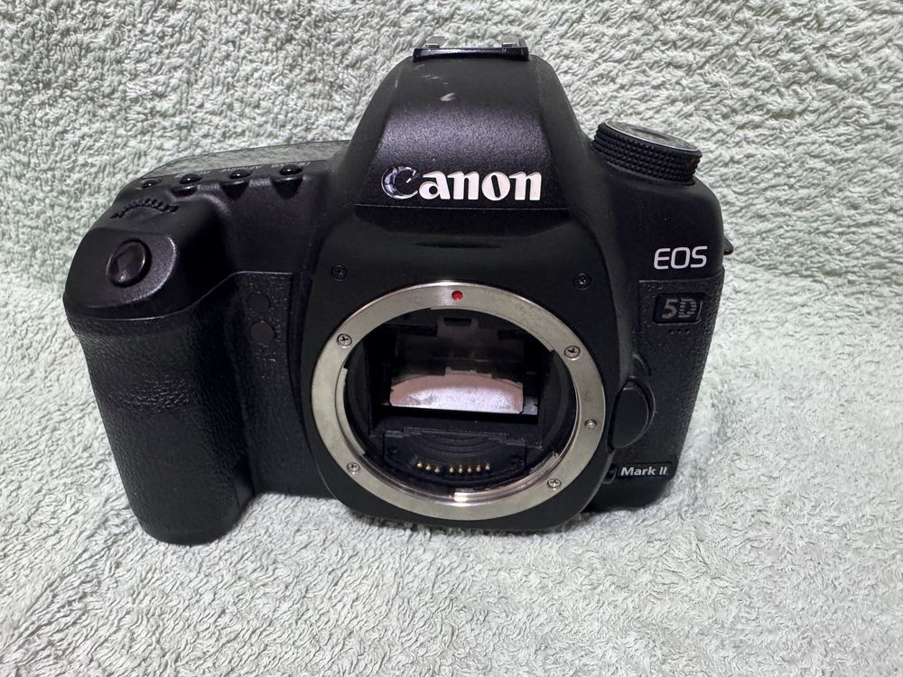 Canon EOS 5D Mark II DSLR