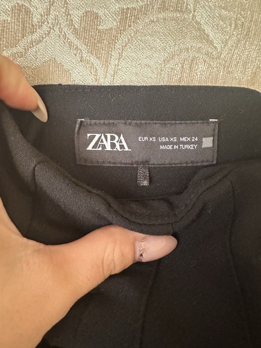 Черен панталон Zara