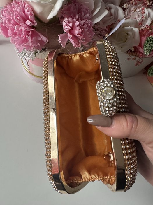 Официална чанта клъч с камъни