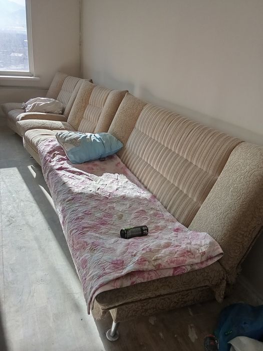 Диван и кресло продается