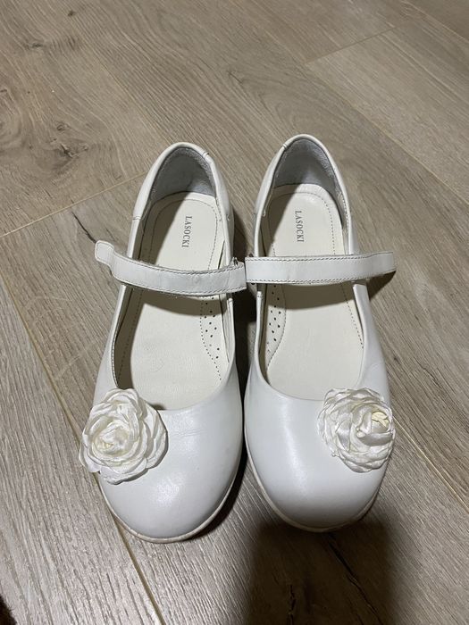 Balerini piele nr 34 - 80 lei