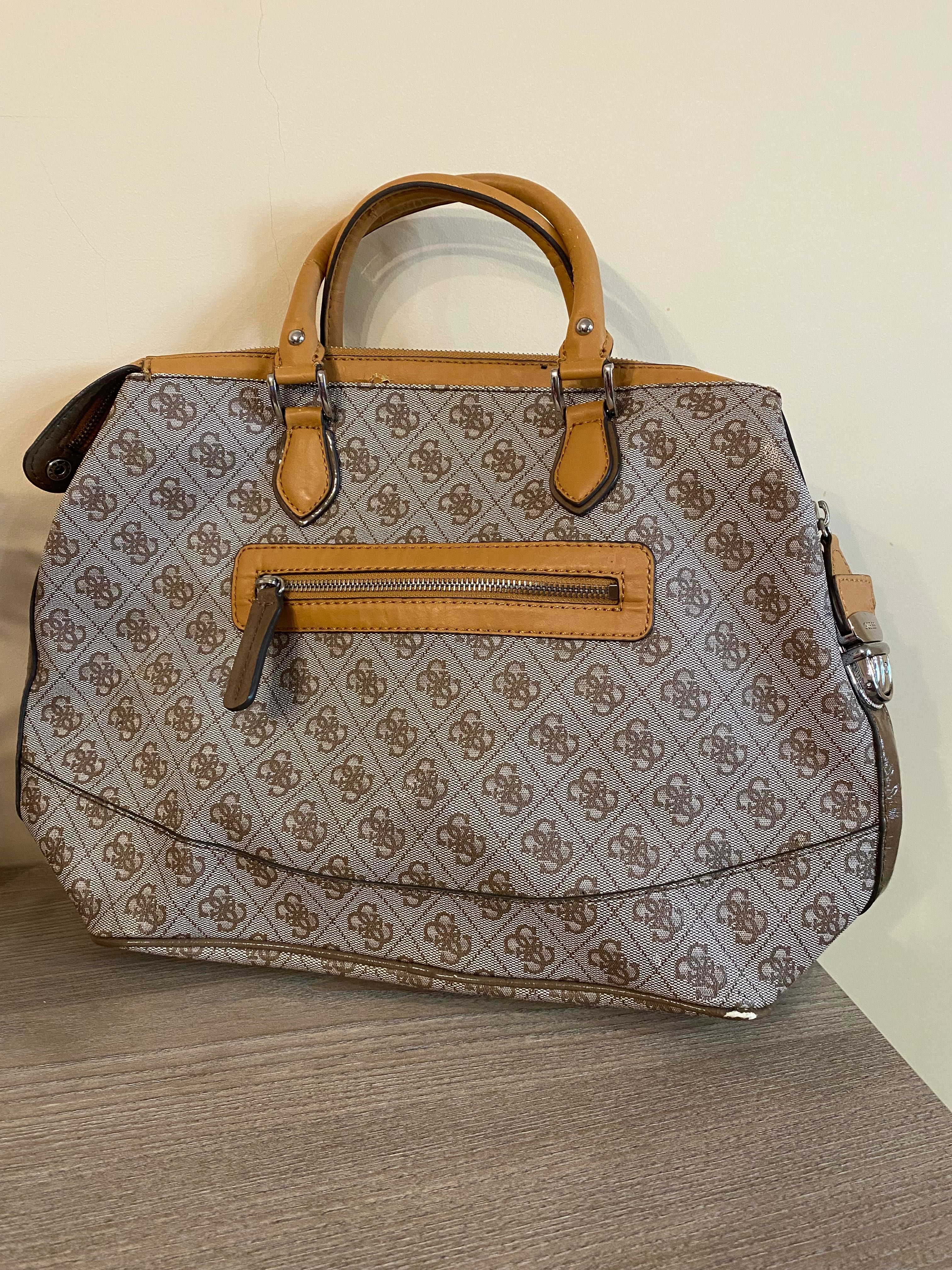 Дамска чанта Guess
