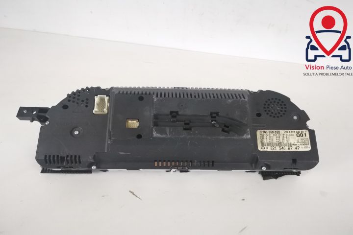 Оригинални Арматурни Табла в Добро Състояние Мерцедес-Бенц / Mercedes-