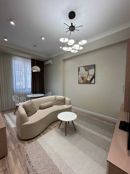 м. Айбек Сдается новая 3ком квартира в престижном комплексе!