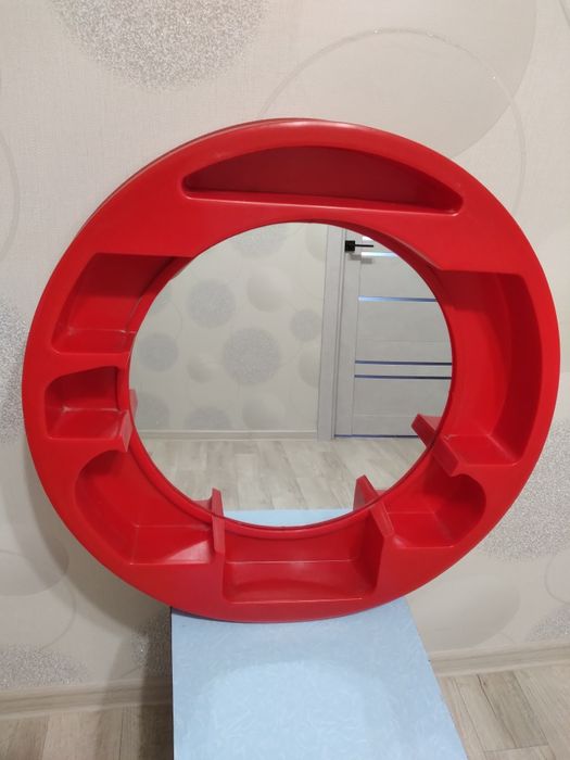 Продам два зеркала с полочками по 4тыс.тг