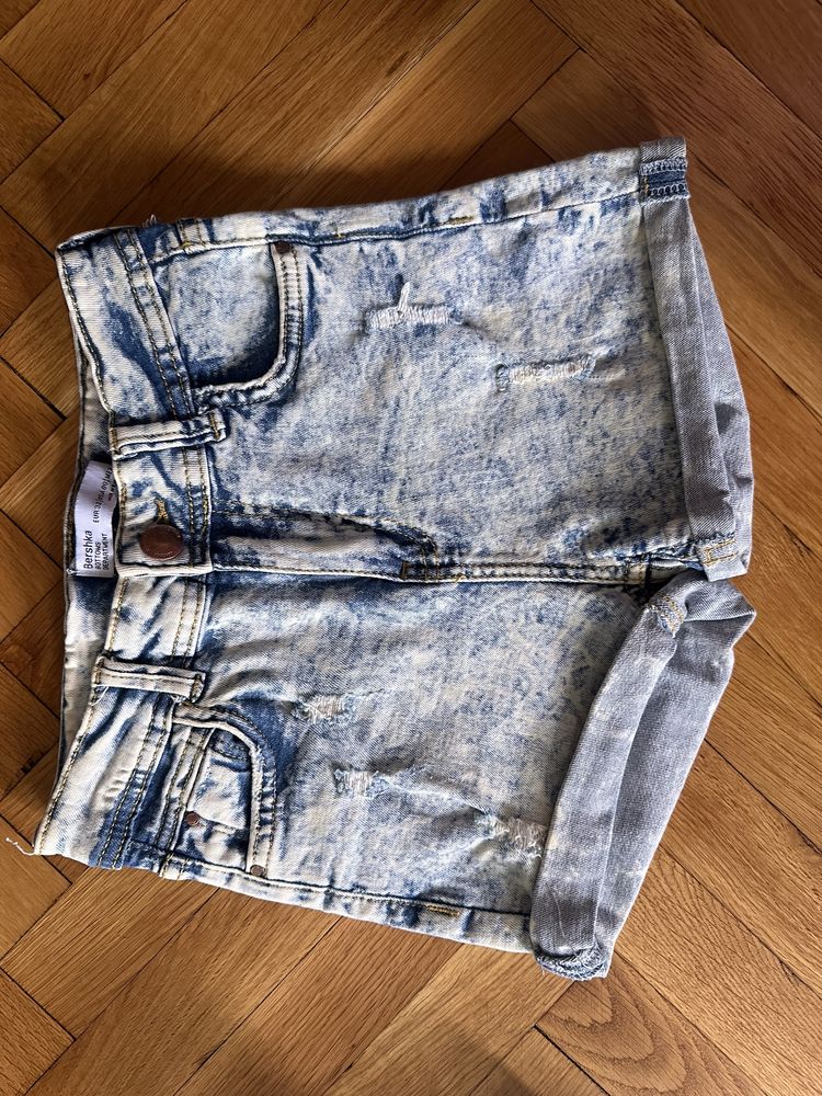 Къси панталони Zara Bershka