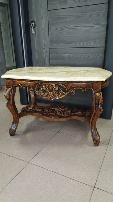 Барокова мраморна маса