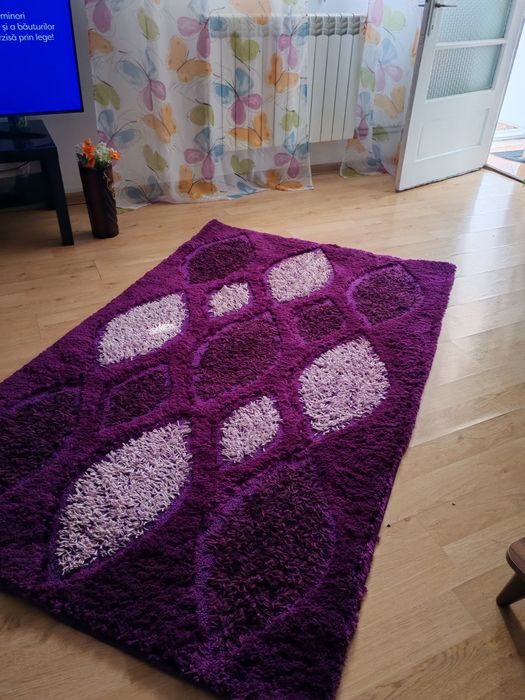 Vând covor stare bună culoare mov dimensiuni 1.25 cu 2m curățat