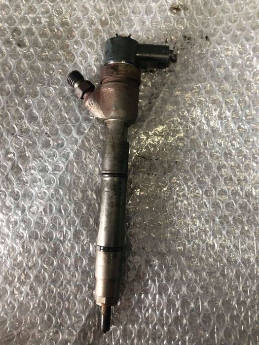injector 1.6 crdi d5fb kia ceed carens hyundai ix20 i30 elantra