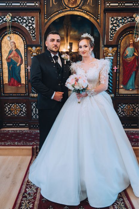 Vand rochie de mireasa