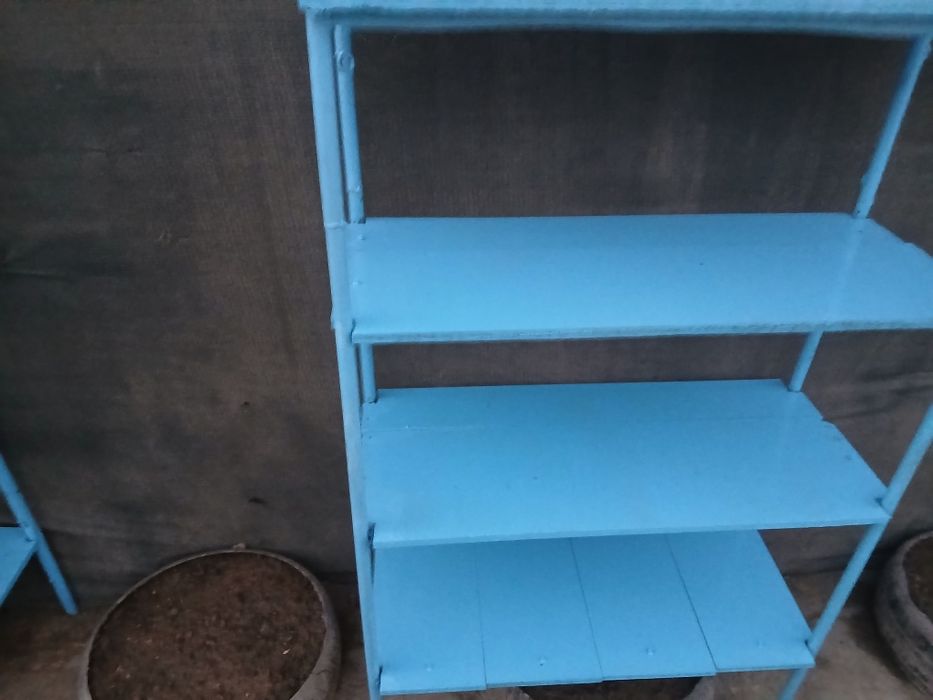 Полка сотилади стелаж