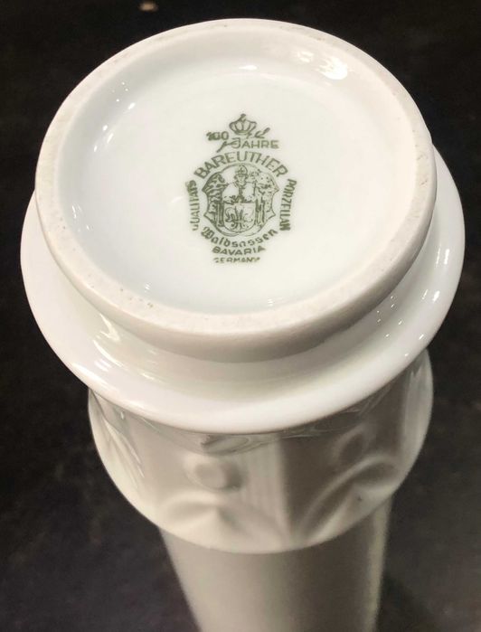 Vaza alba din portelan Bareuther Bavaria Germany, anii `70.