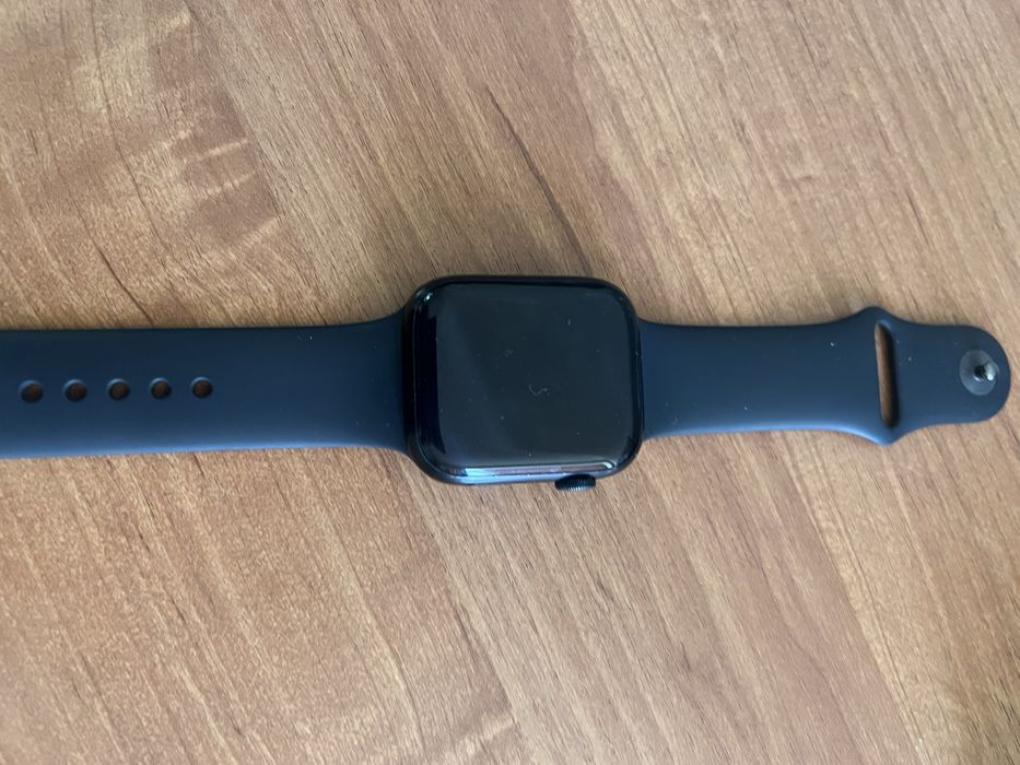 Продам Apple watch 7 45mm