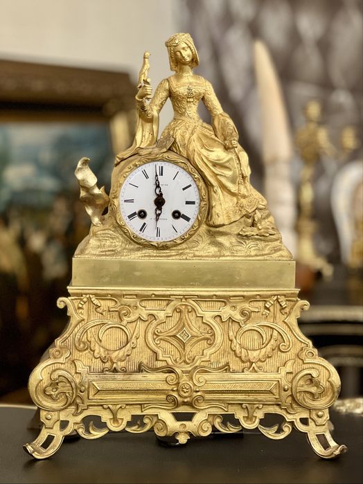 Ceas vechi in stil Baroc din bronz dore